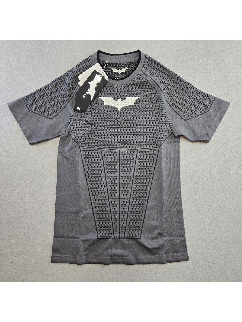 YoungLA 4259 The Dark Knight Batman Shirt Mens S Dark Grey Seamless Gym Tee NWT